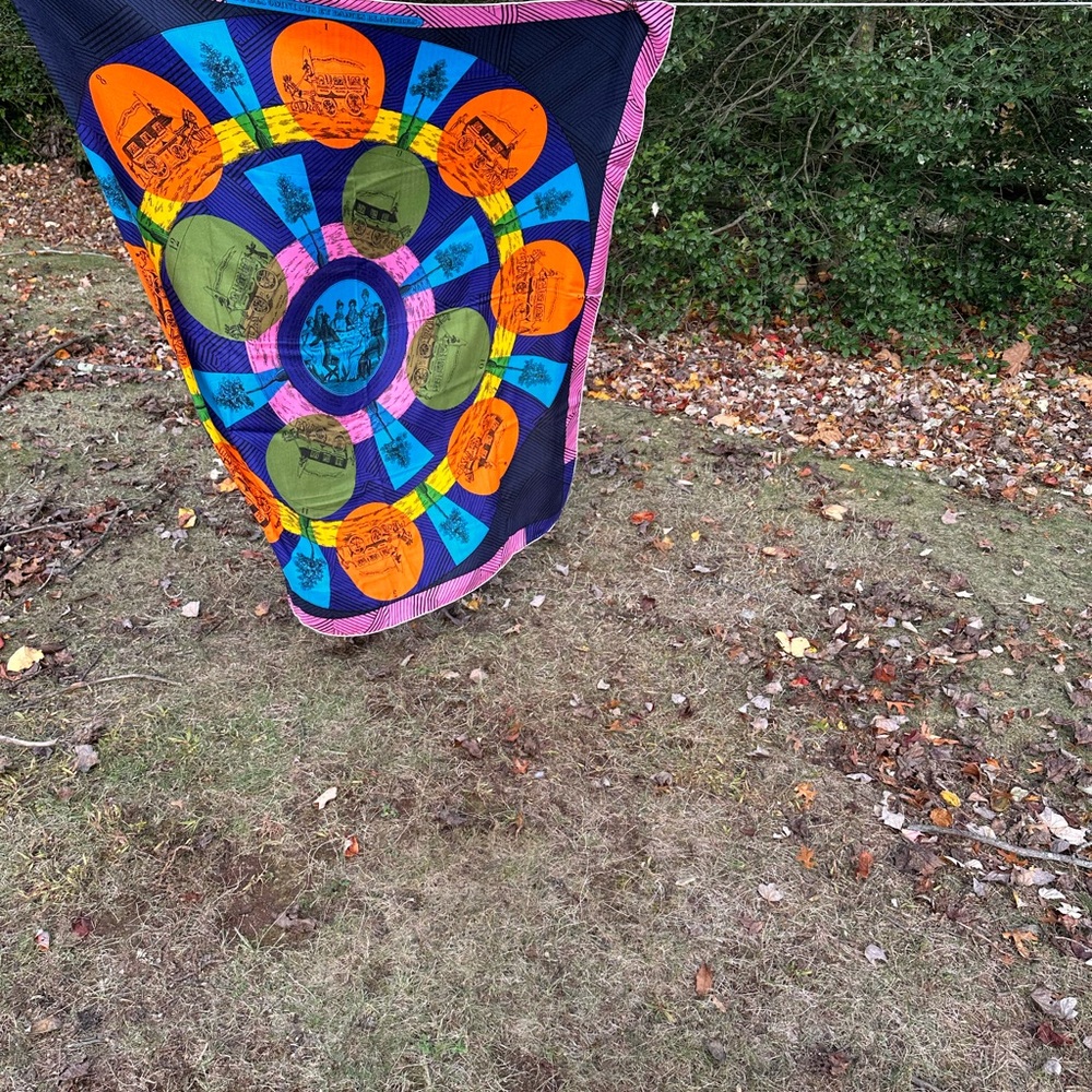 Beautiful Hermes scarf - Picture 2 of 16